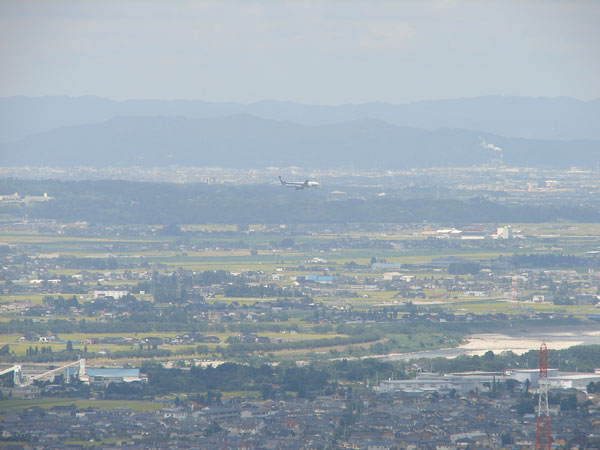 全日空航空機、富山空港に進入する之圖